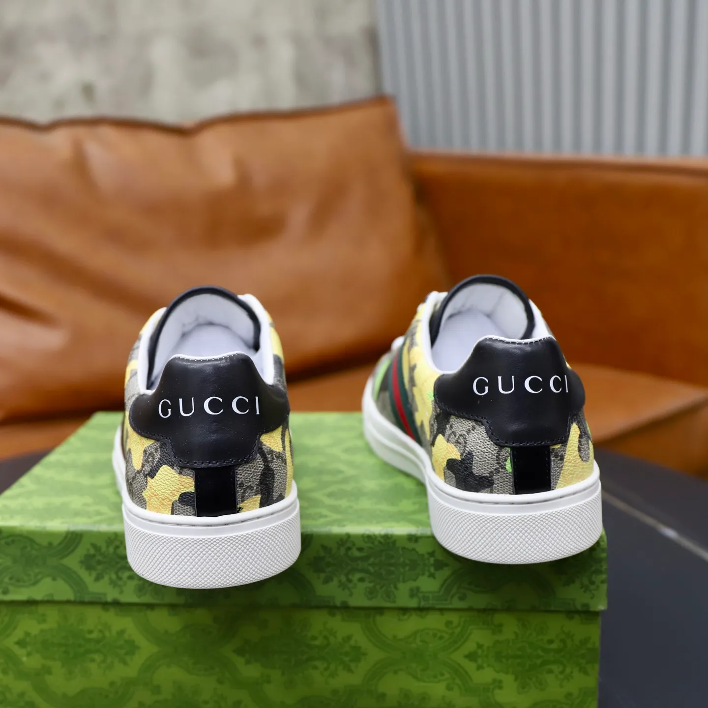 Ex-factory price: 420💰🙅‍♂️🙅‍♂️🙅‍♂️ Brand: Gucci GUCCi Standard code: 38-44 (45 customized) Grade: Same as the official website Material: Original leather splicing, comfortable and breathable sheepskin lining, original wear-resistant outsole Style category: Men's fashionable casual shoes, running, sports shoes, noble luxury brand elements, top luxury Color: actual picture color
